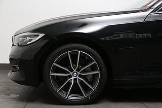 Kombi BMW 330e 8 av 28