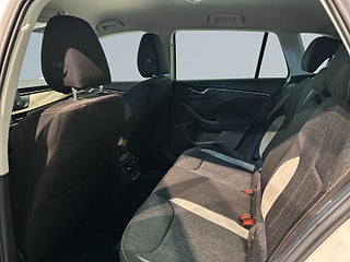 Skoda Kamiq Adventure Edition Style Kamera Drag Mvärm Carplay SoV – bild 13