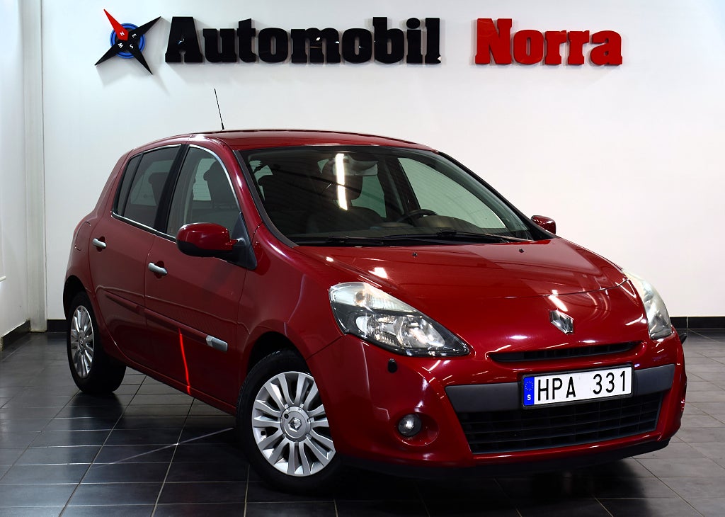 Renault Clio Halvkombi 1.2 Låga mil M-värmare Nyservad Nybesiktigad 