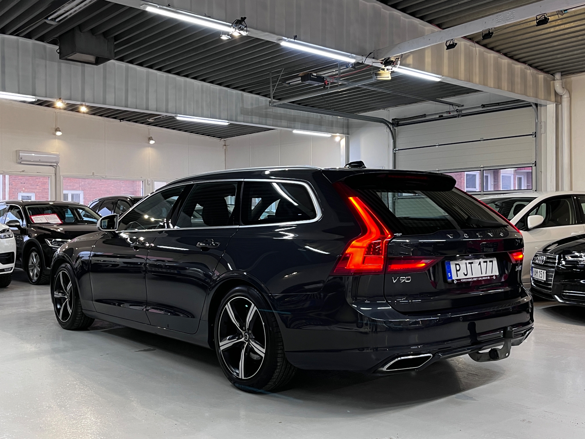 Volvo V90 D4 AWD R-Design Voc Drag 2018, bild 4/51