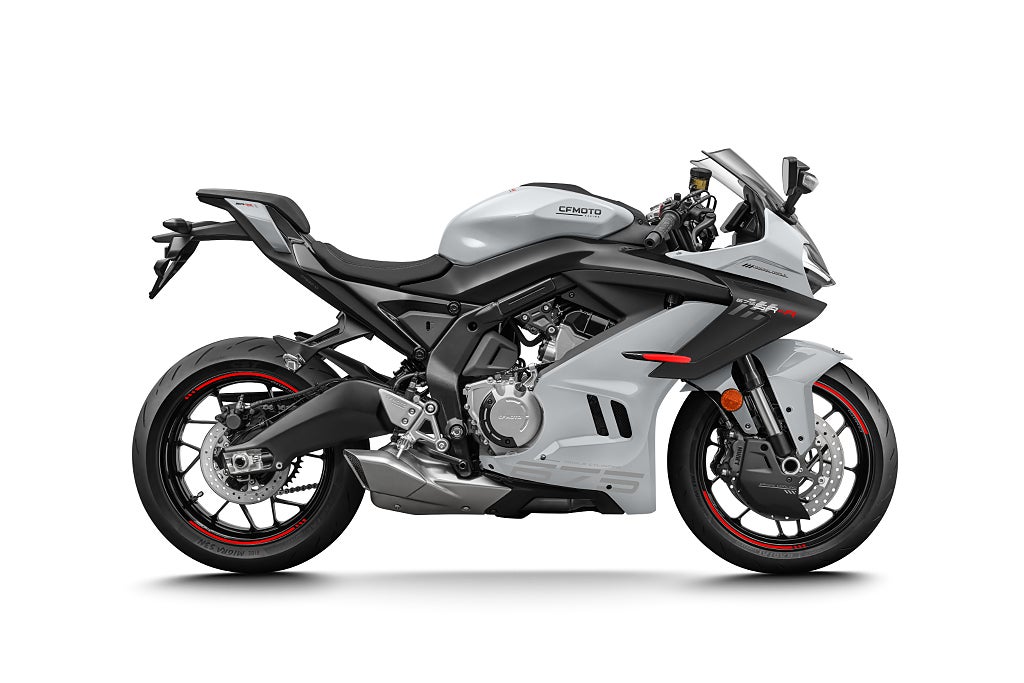 CFMOTO 675SR-R Påväg in!!