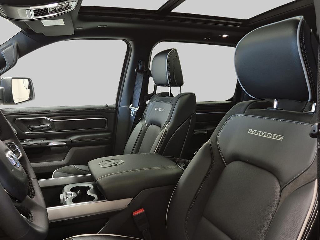 Dodge RAM 1500 Crew Cab Laramie Night Edition Premium 420HK