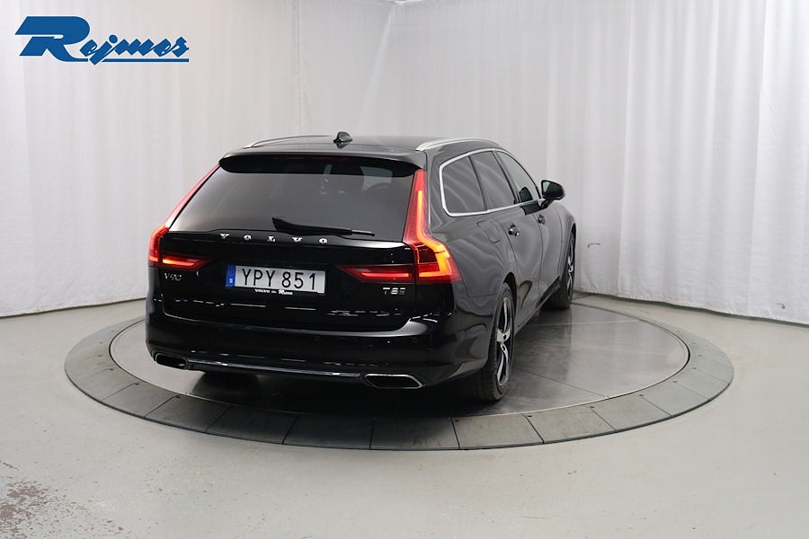 Volvo V90 T8 AWD Momentum