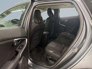 Volvo V40 D3 Geartronic Momentum S&V-hjul/Dvärm/Psens/BT – bild 13