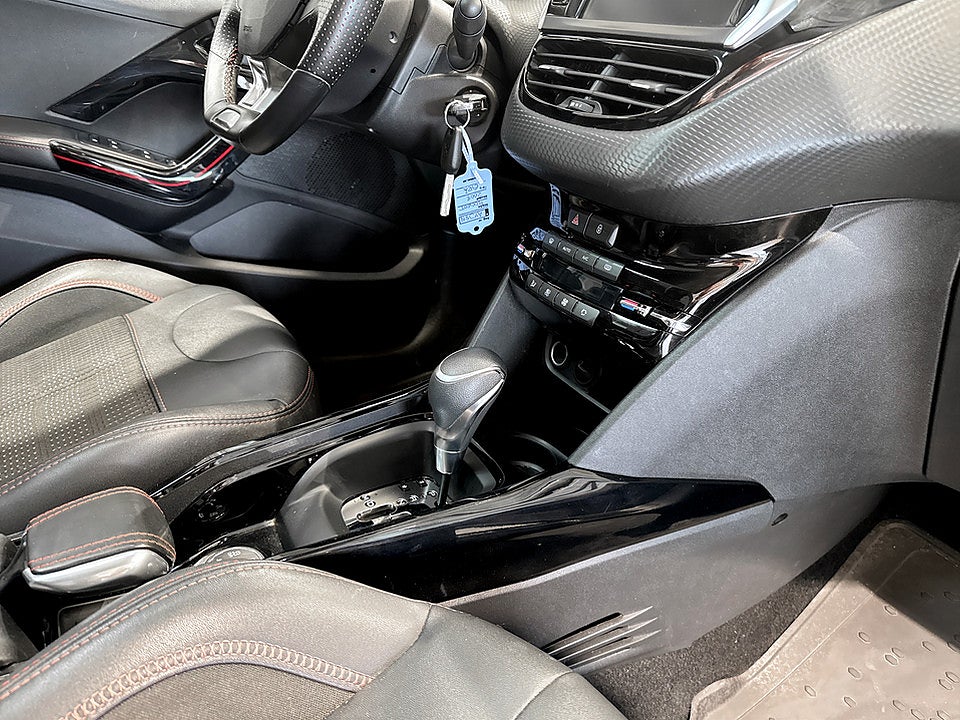 Bild på Peugeot 2008 GT-Line 1.2 PT 110hk Aut PANO FARTHÅLLARE