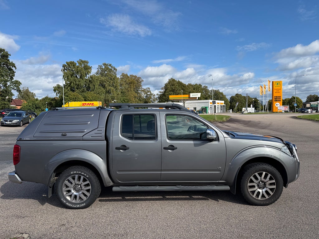 Nissan Navara Dubbelhytt 3.0 dCi V6 4x4 Skinn Taklucka Värmare Drag 