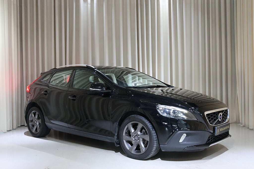Volvo V40 Cross Country D4 190HK Momentum Kamrembytt V-Hjul