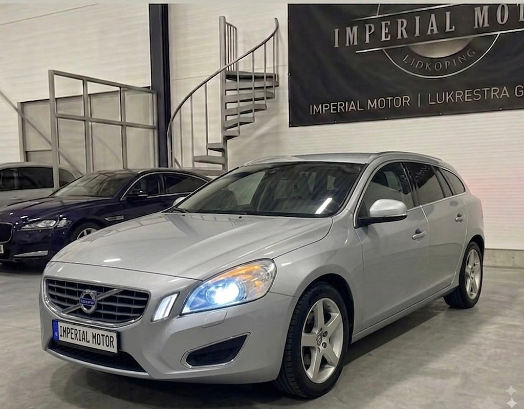 Volvo V60 D3 Geartronic Summum Euro 5// Nybesiktad// Dragkrok