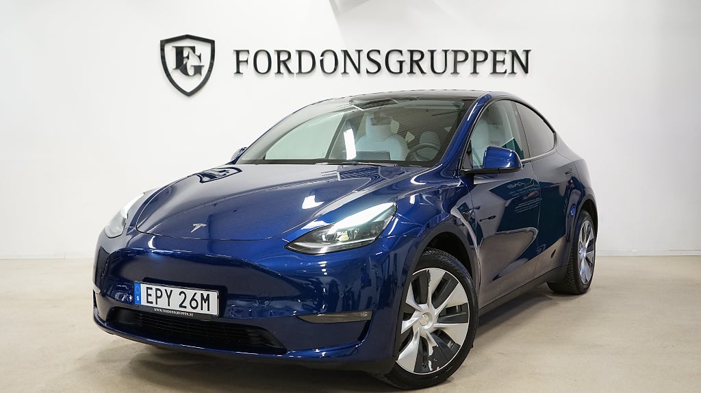 Tesla Model Y Long Range AWD / Autopilot / Panorama / Svensksåld