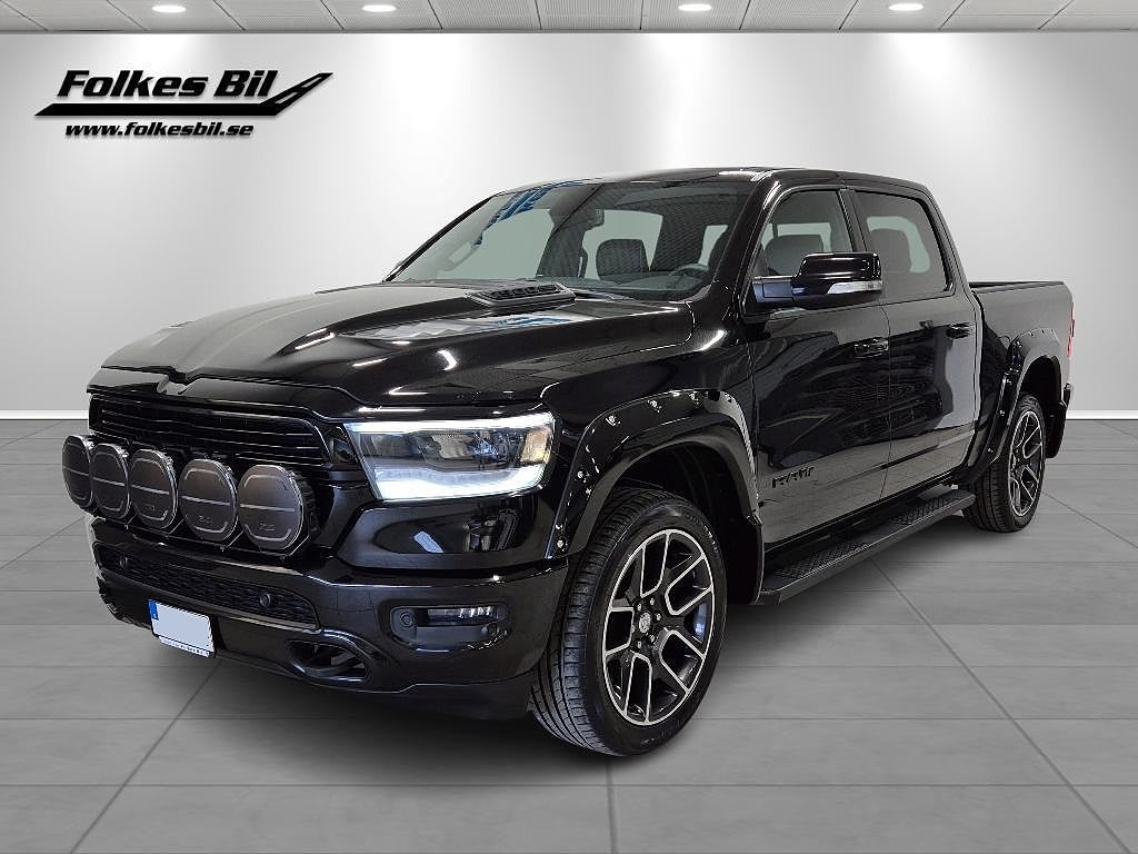 Dodge RAM 1500 Crew Cab Laramie Night Edition V8 HEMI Luftfj.