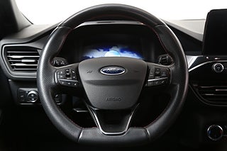 SUV Ford Kuga 16 av 28