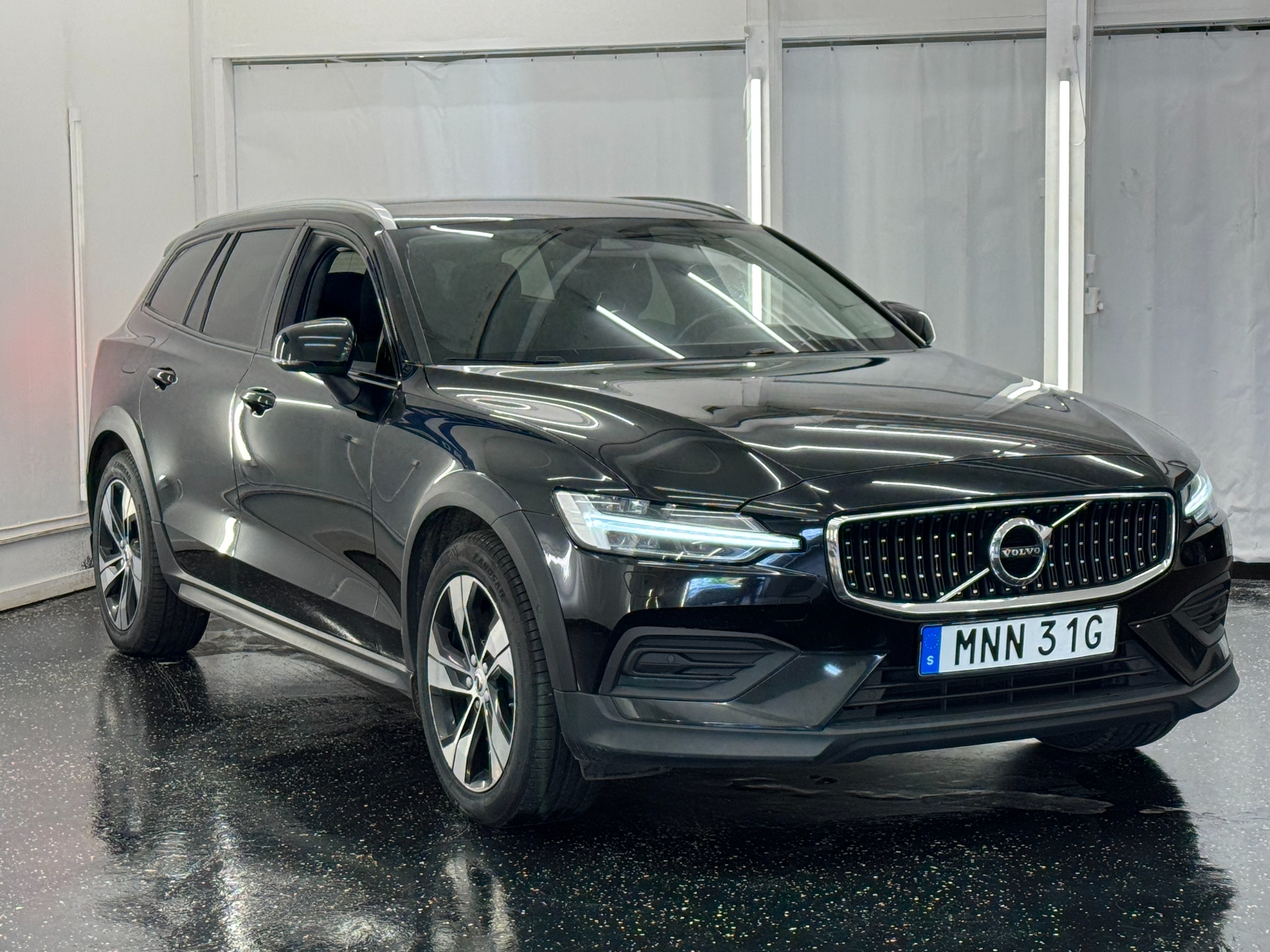Volvo V60 Cross Country 2022, bild 3/52
