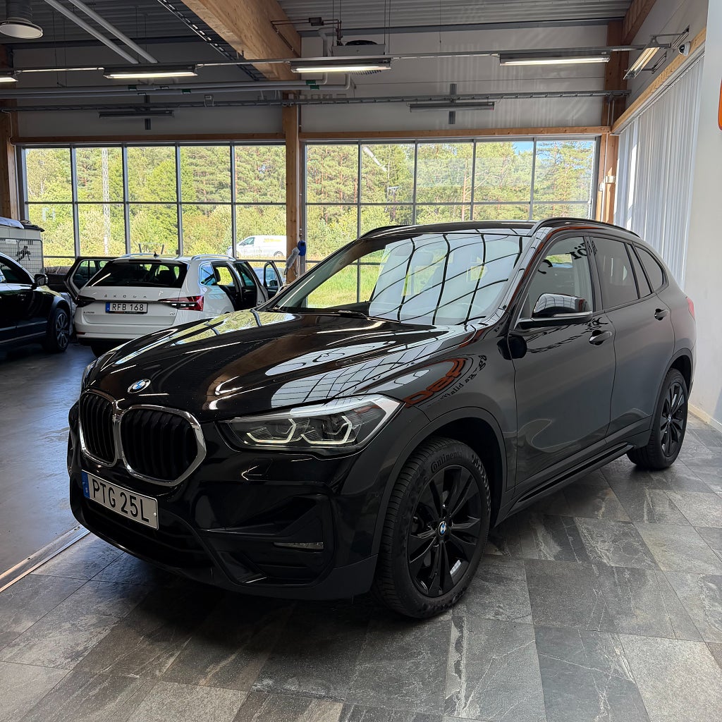 BMW X1 xDrive20d 190HK Steptronic Sport line  Head Up 0,54l