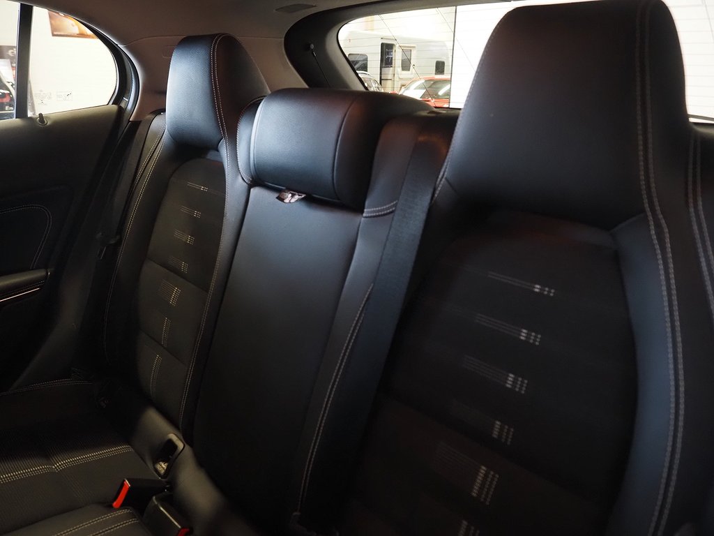 Mercedes-Benz GLA 220 d 4MATIC 7G-DCT 177hk Drag Kamera Navi 2018