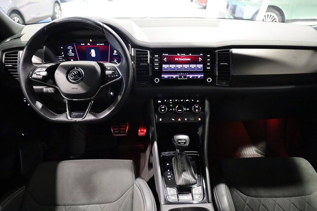 Skoda Kodiaq 2.0 TSI 4x4 Sportline Drag Värmare Kamera Cockpit 2023