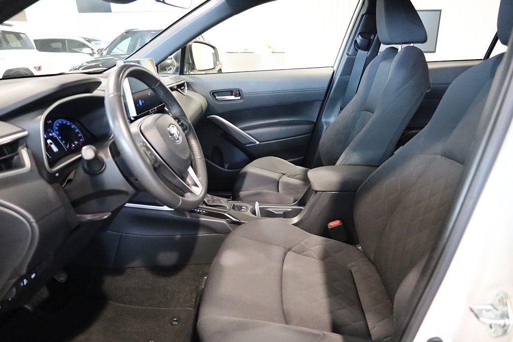 Toyota Corolla Cross Hybrid AWD 197Hk Aut Style Navi Kamera 2022