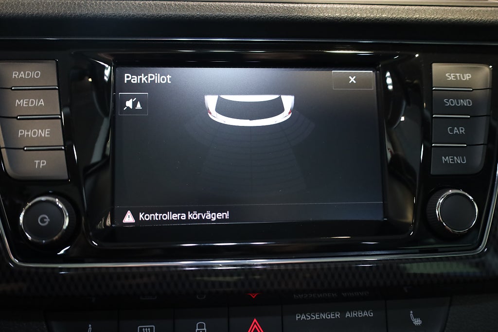 Skoda Fabia 1.2 TSI Monte Carlo Panorama PDC CarPlay Blåtand 2017