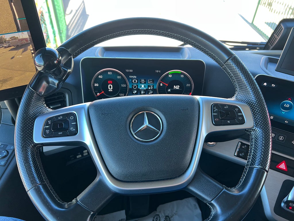 Mercedes-Benz Arocs 3251 Tridem Lastväxlare, Fullt Plogutrustad