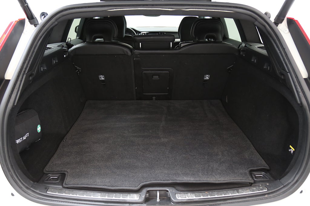 Volvo V60 D4 190hk AWD R-Design Aut H/K 360° HUD VOC Drag 2019