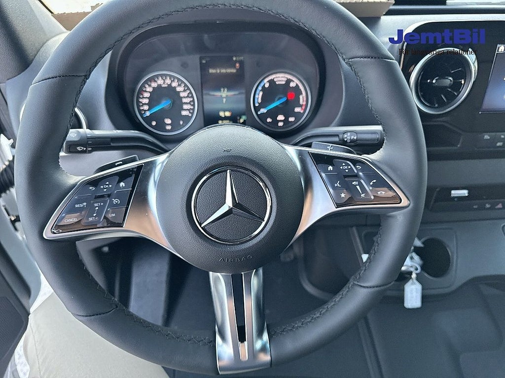 Mercedes-Benz Sprinter 2025 - miniatyr 4