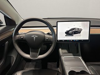 Sedan Tesla Model 3 6 av 12