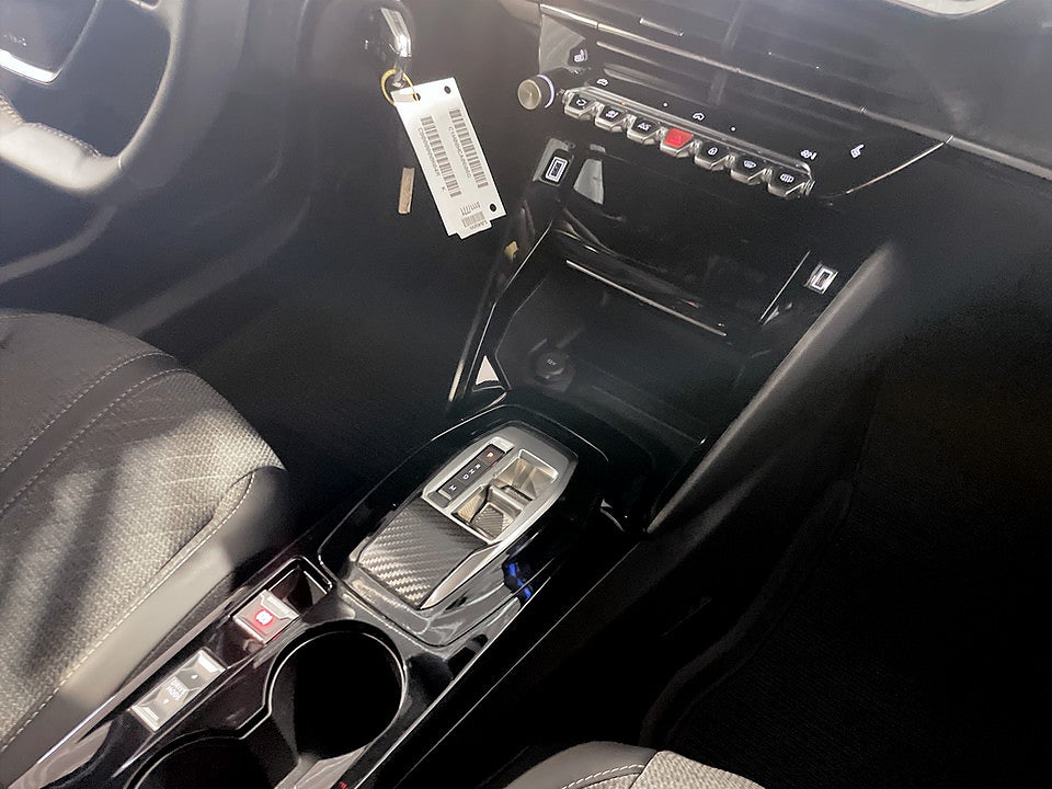 Bild på Peugeot 2008 Allure Hybrid 145hk Aut B-KAMERA CARPLAY