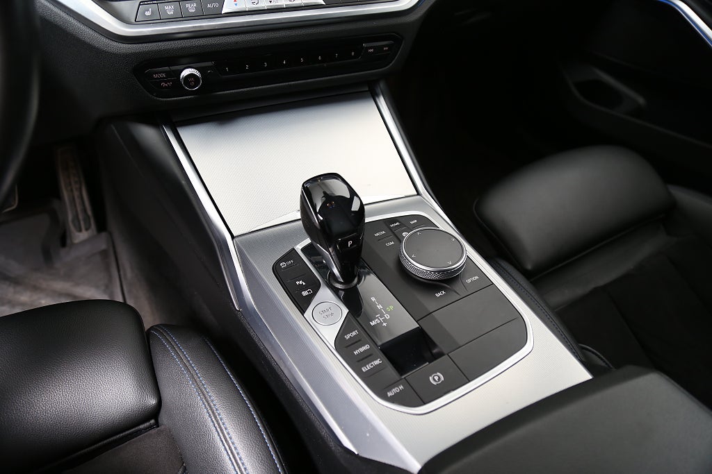 BMW 330e xDrive 292hk Touring M Sport Aut Dragkrok