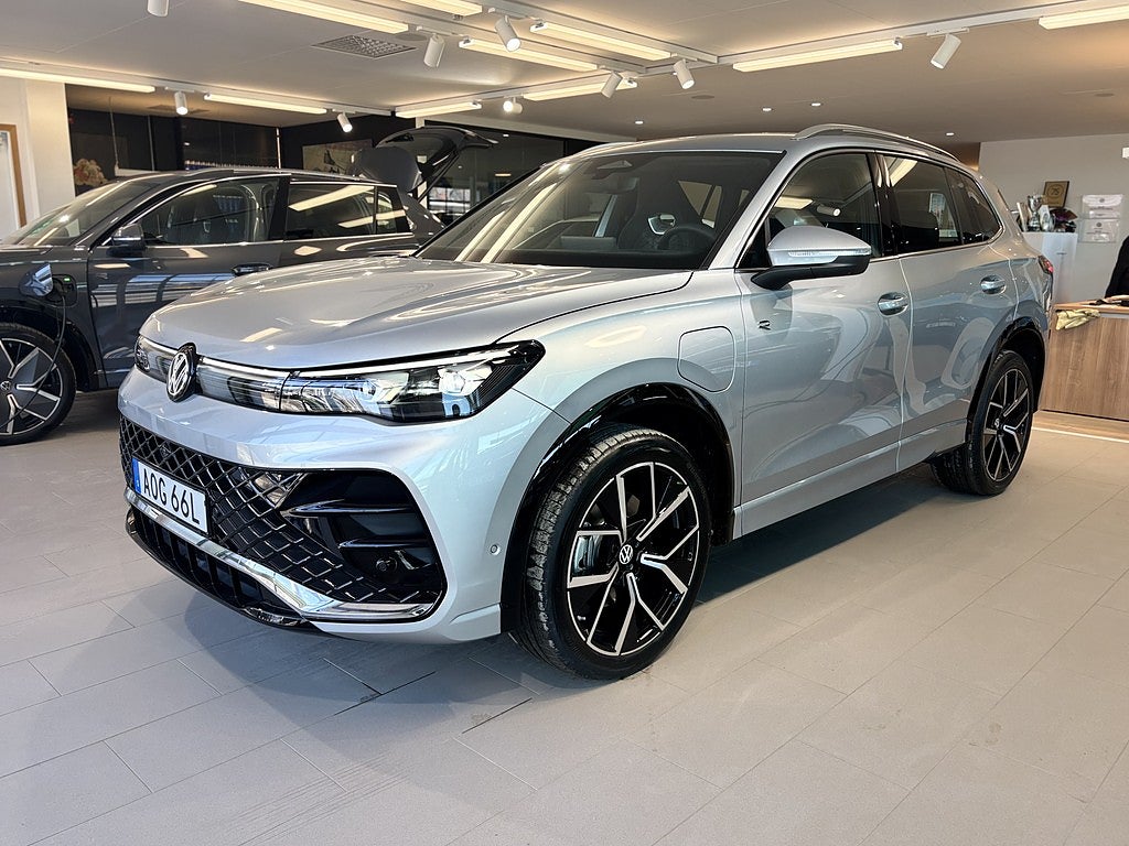 Volkswagen Tiguan eHybrid R-Line-Edition OMG LEV 4395kr/mån tom 15 MARS
