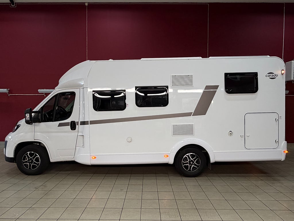 Capron Carado T338s Fiat Taksäng Solceller Truma B-Kam Carplay Optik