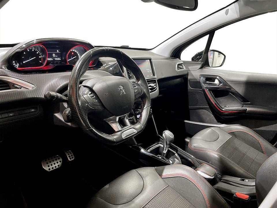 Bild på Peugeot 2008 GT 1.2 PT 110hk Aut - PANO, P-SENSORER BAK