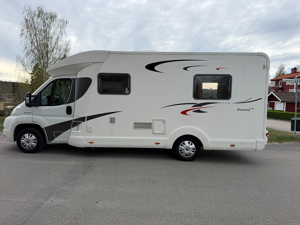 Eura Mobil PT 680 QB Utrustad för fri Camping