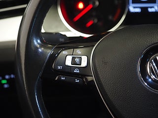 Kombi Volkswagen Passat 18 av 24