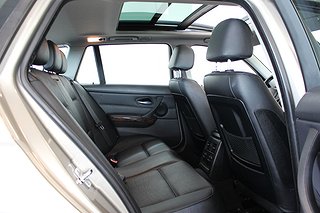 Kombi BMW 330 9 av 20