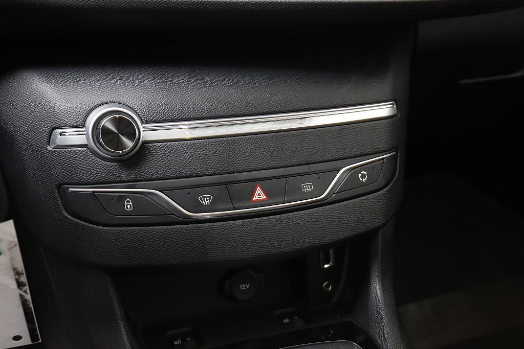 Peugeot 308 1,2 e-THP 110hk Active Kombi Panorama