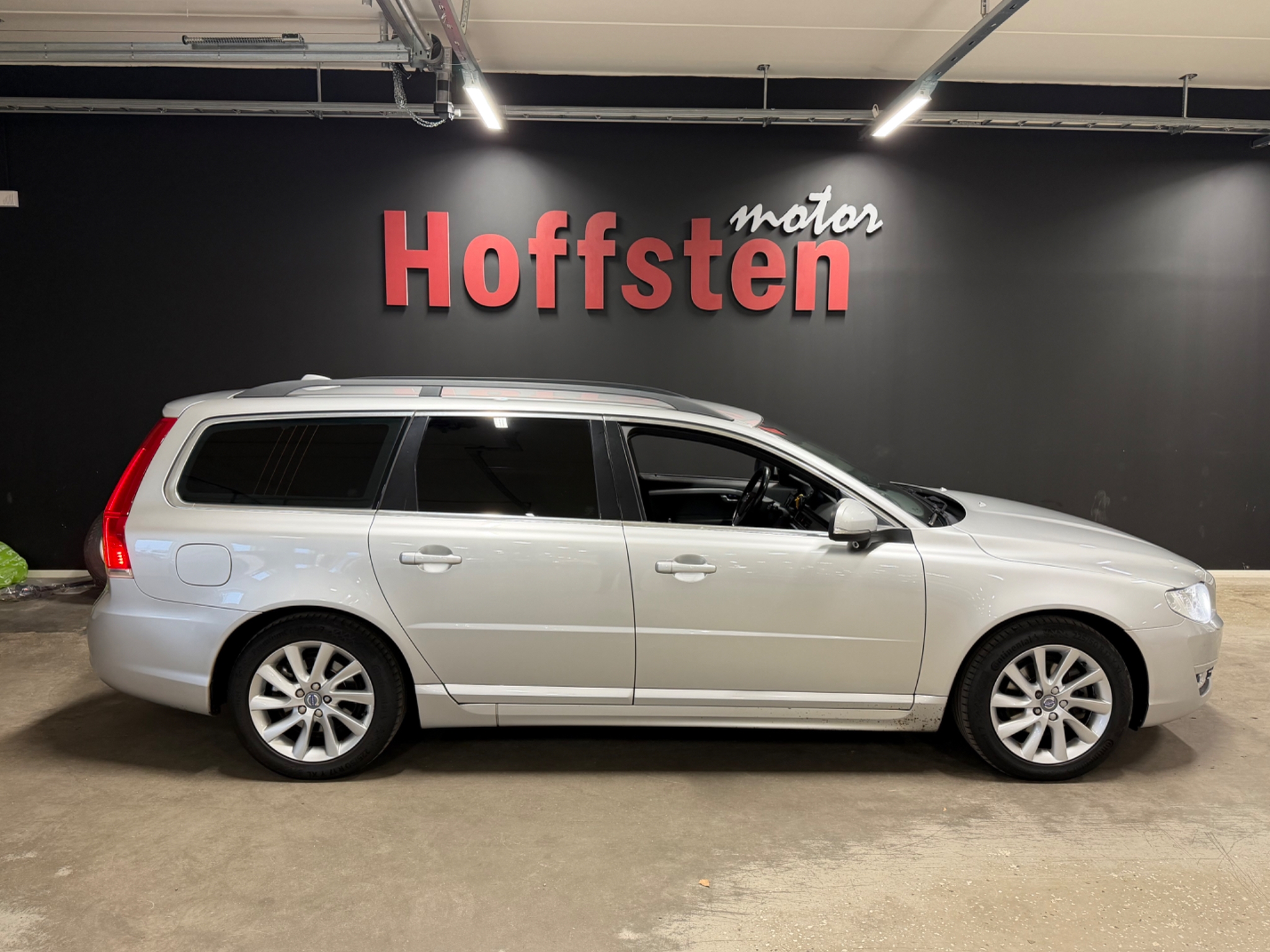 Volvo V70 D4 Classic Momentum Euro 6 2016, kuva 2/10