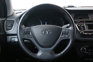 Halvkombi Hyundai i20 12 av 21