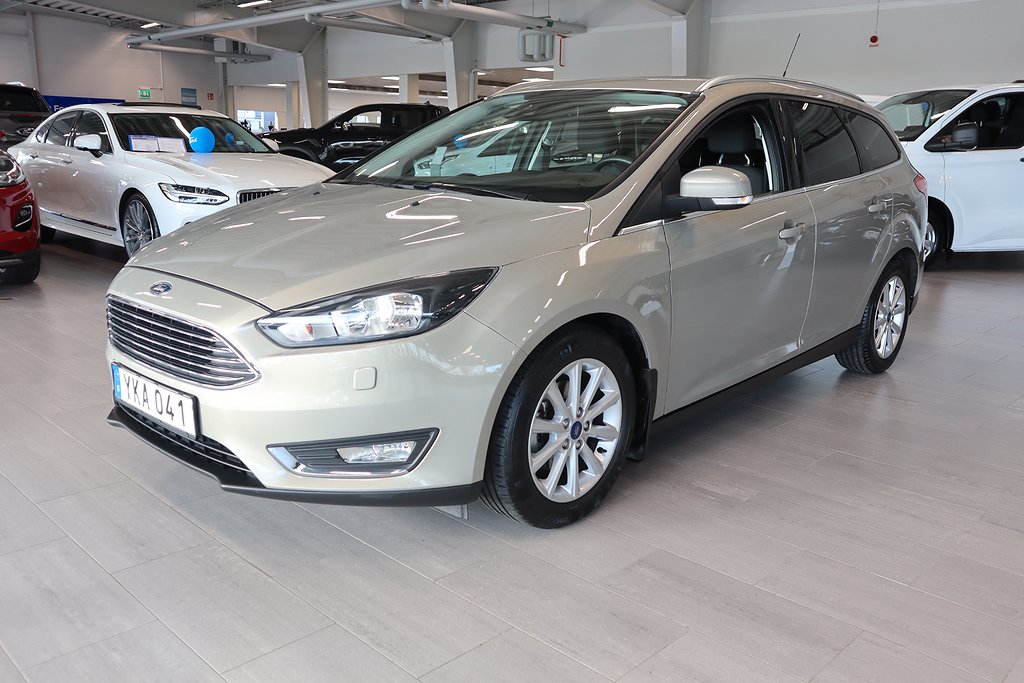 Ford Focus Titanium 1.0T EcoBoost 125hk kombi *V-hjul*