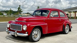 Volvon stod i en torr-lada i 35 år innan den totalrenoverades. Foto: Bilweb Auctions