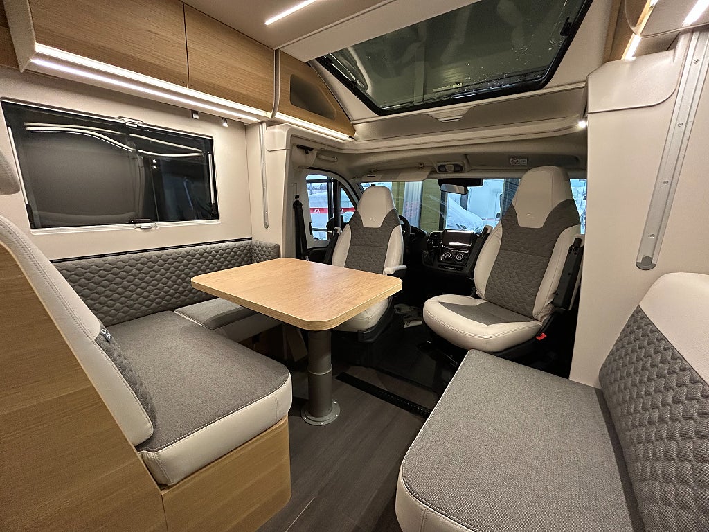 Adria Matrix 670 SL 60 Y /B-körkort/Taksäng/Automat/5 bältad - Adria