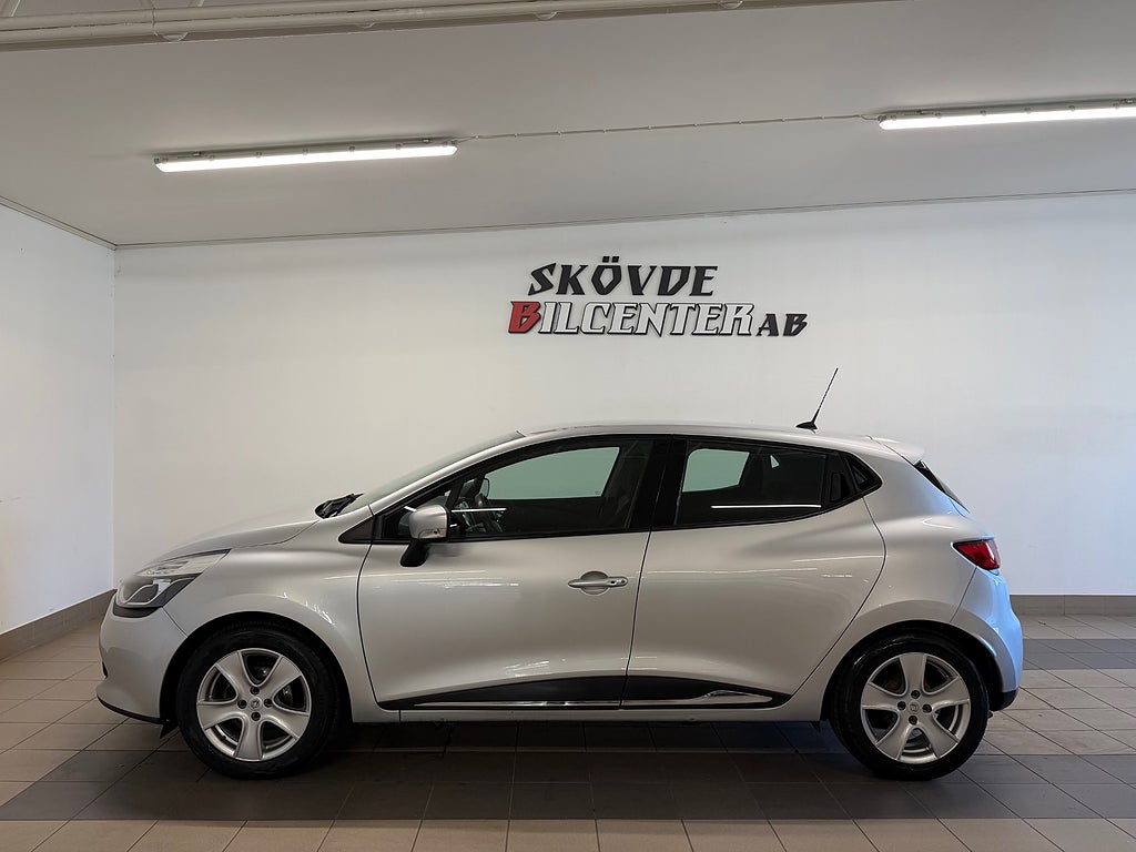 Renault Clio 0.9 TCe 90hk/GPS/KeylessGO/M-Värmare/Nyservad/Nybes/PDC