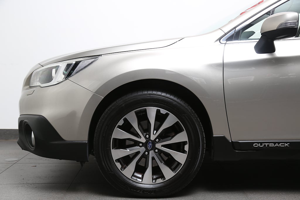 Subaru Outback 2,0D 150hk Summit AWD Aut H/K Skinn Drag
