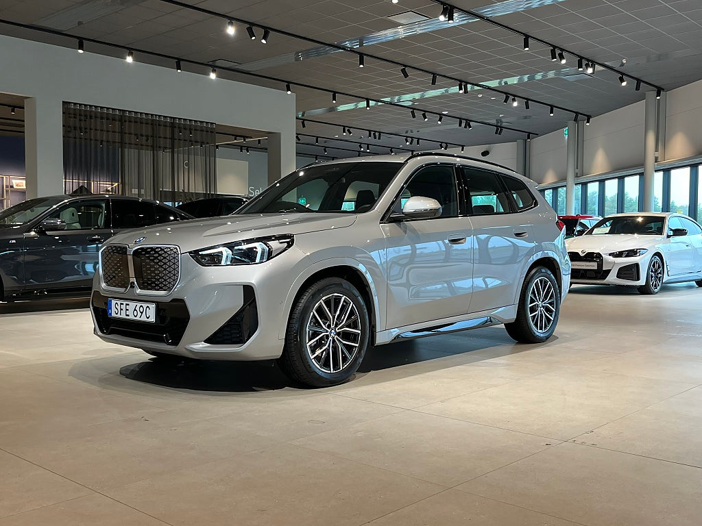 BMW iX1 eDrive20 M Sport Harman/Kardon Head-Up 360-Kamera Drag