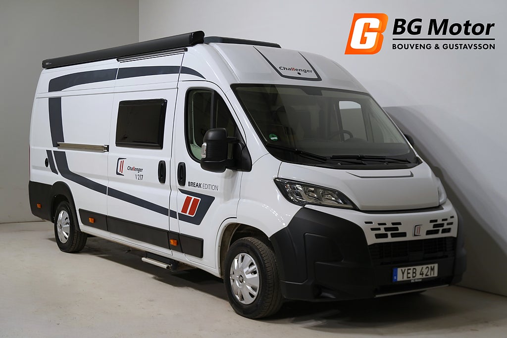 CHALLENGER V217 Långbäddar/ Truma Combi / Solceller / B-Kamera