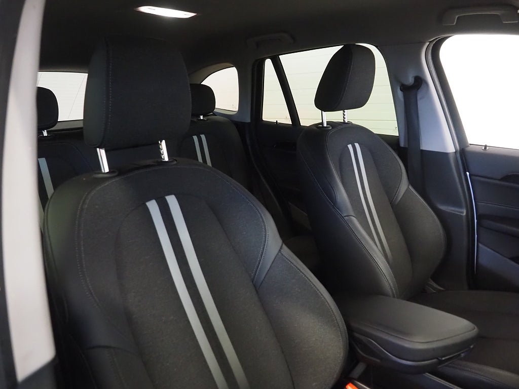 BMW X1 xDrive20d 190hk Aut Sport line Drag Navi B-Kam HuD HiFi