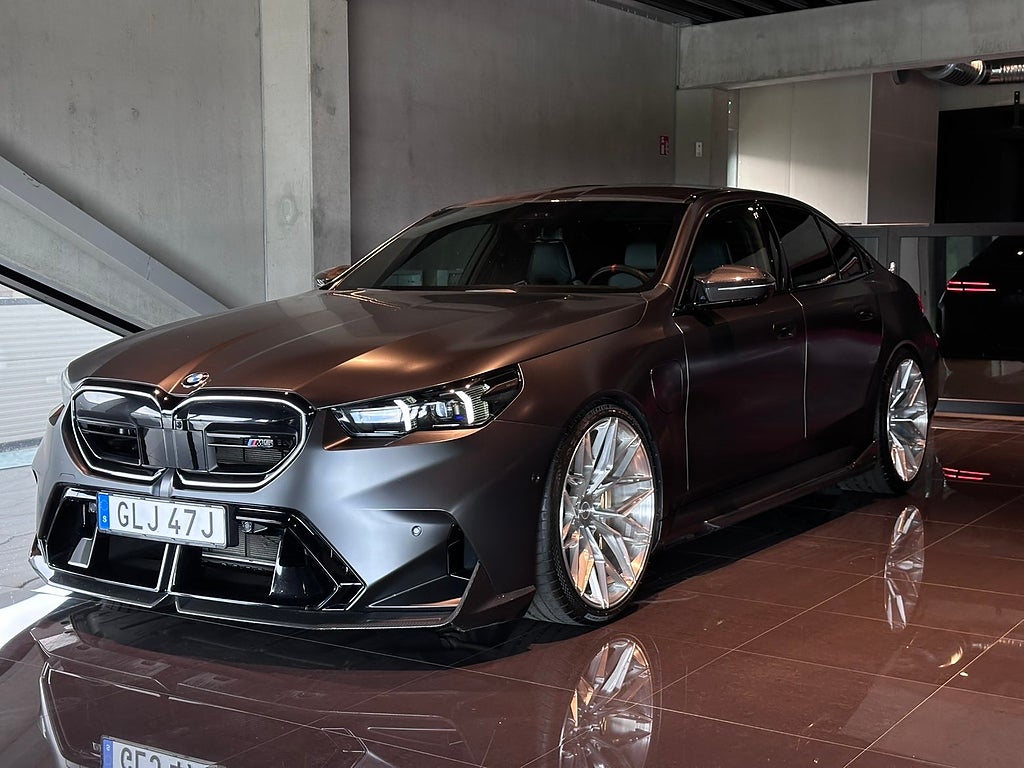 BMW M5 Ultimate Package | 22” Fälg | Full spec | 1100HK | Moms