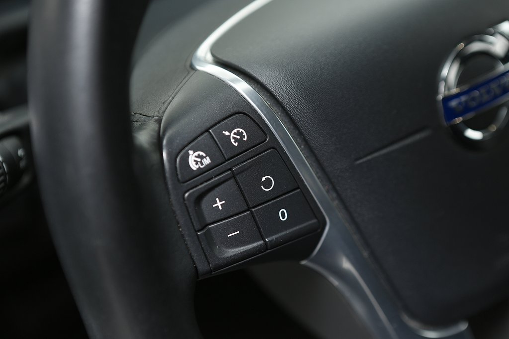 Volvo V40 D3 150hk Momentum Aut Dieselvärmare Backkamera 2013
