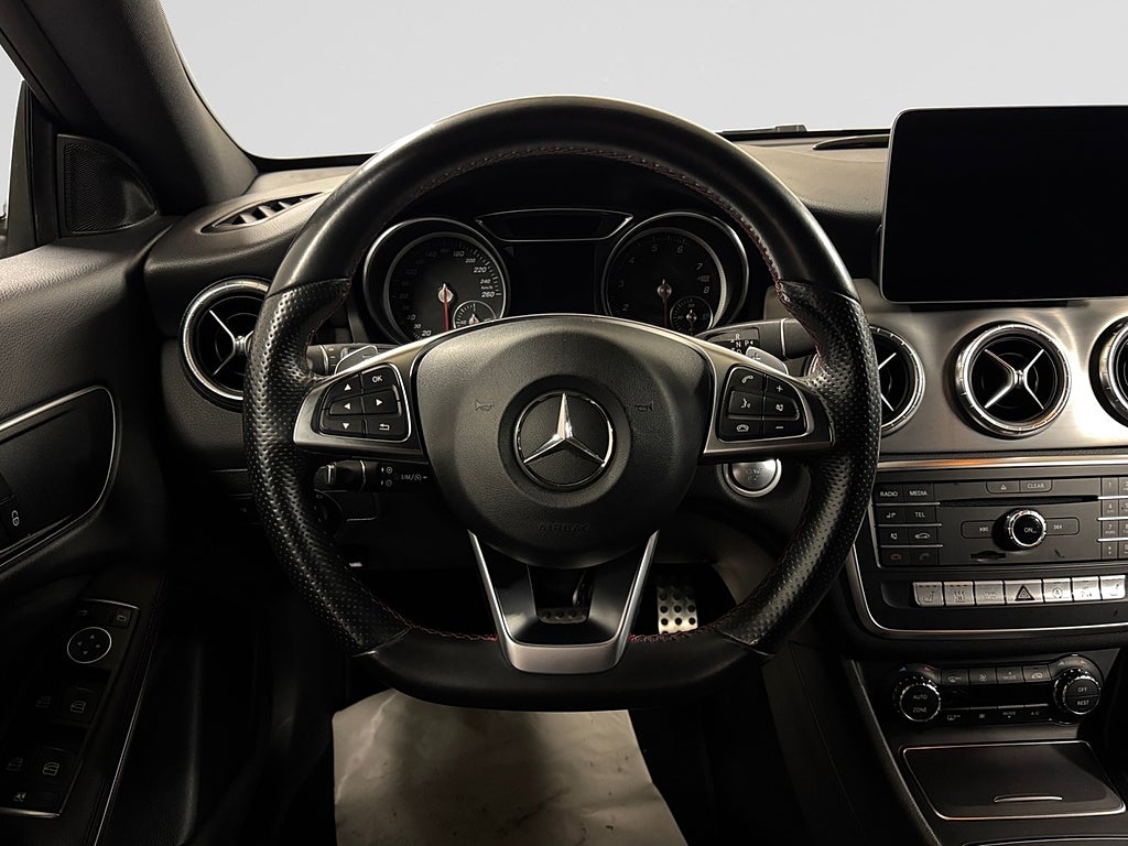 Mercedes-Benz CLA200 200 SB Aut AMG Line Dragkrok Värmare Night Package bild 13