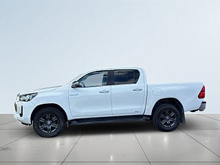 Toyota Hilux Dubbelhytt 2.4 AWD MOMS Drag Mvärme Navi B-kamera S&V – bild 4