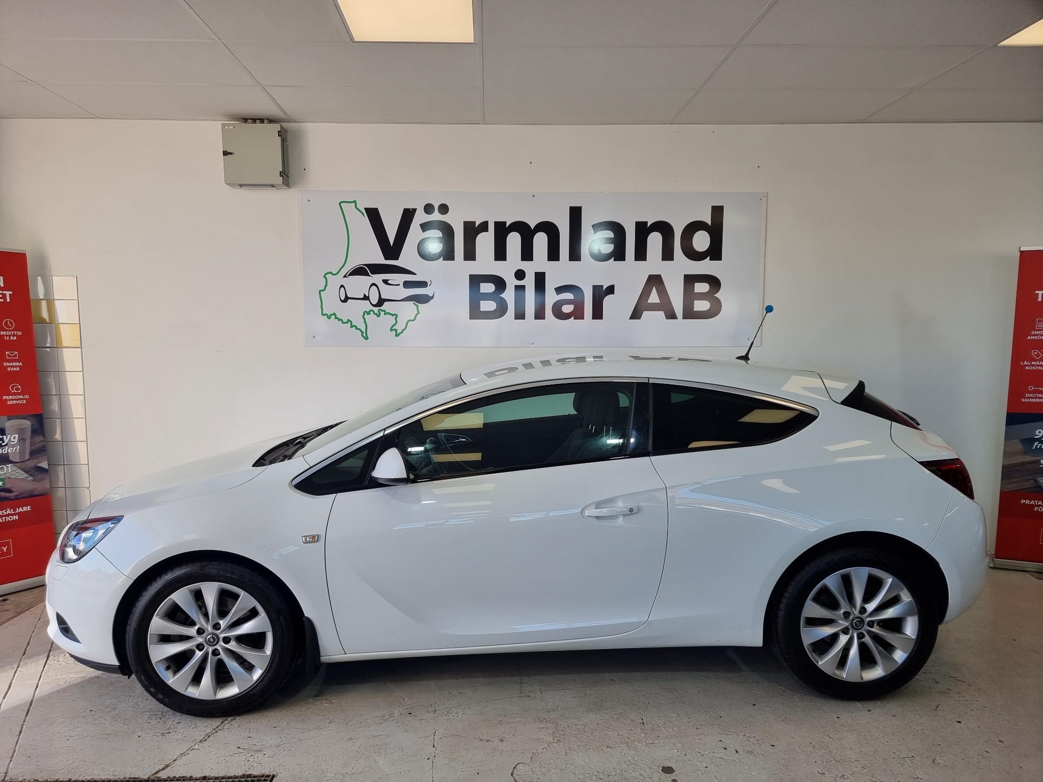 Opel Astra GTC 1.4 Turbo 140hk 2012, bild 3/42