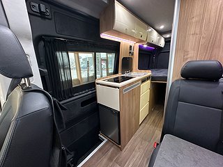 Husbil-halvintegrerad Volkswagen Crafter 177HK AUT AWD 4 av 18